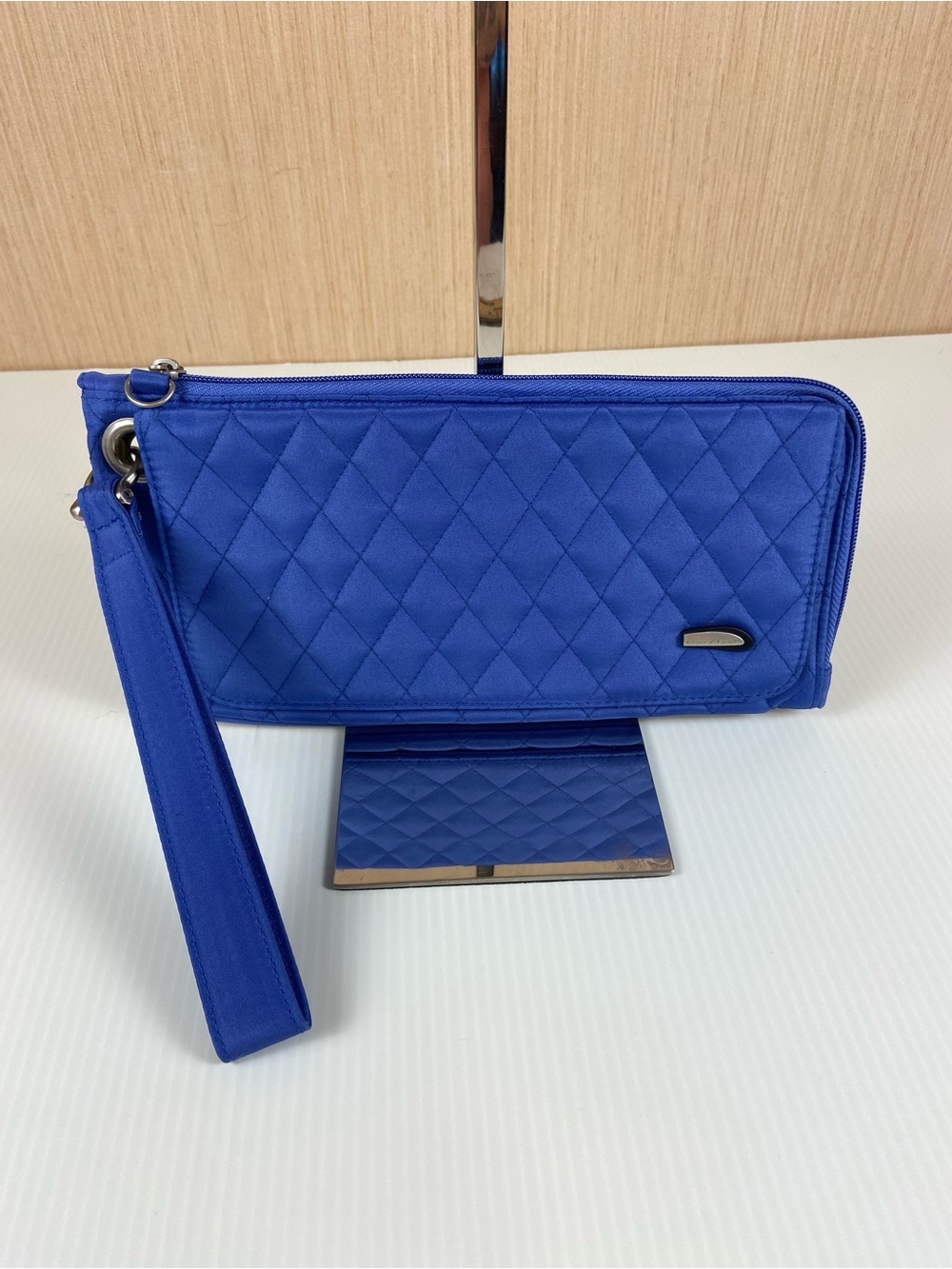 Travelon RFID Blocking Blue Quilted Wristlet Wallet Travel Organizer